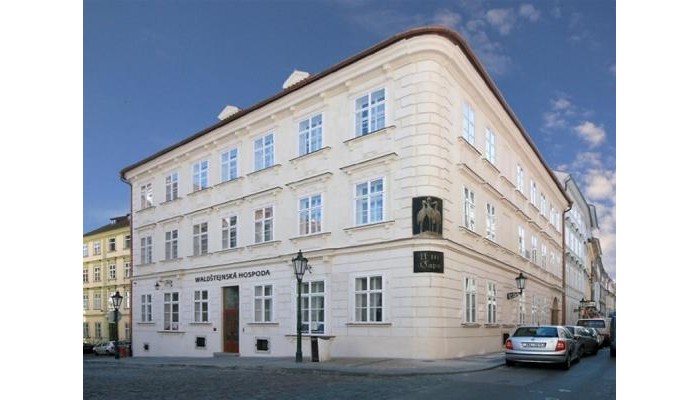 Hotel Three Storks poza 0
