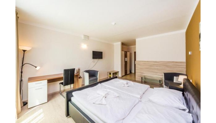 Nad Královnou Hotel & Restaurant poza 13