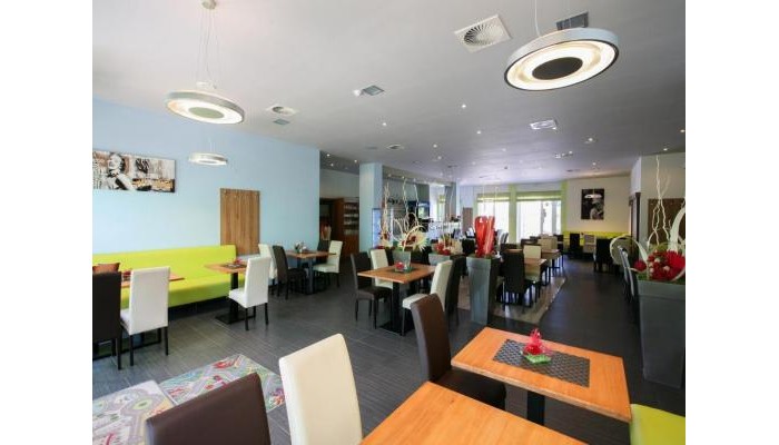 Nad Královnou Hotel & Restaurant poza 17