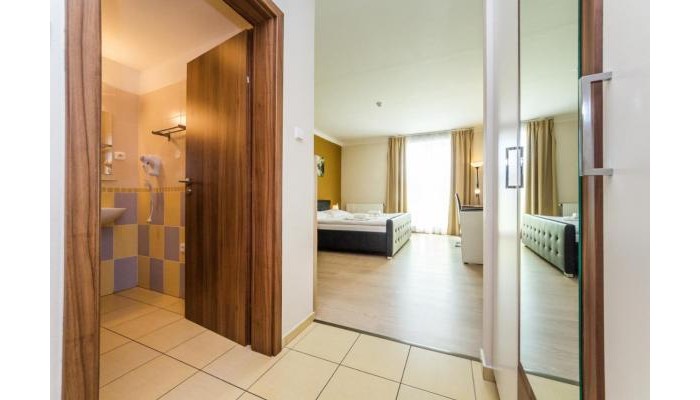 Nad Královnou Hotel & Restaurant poza 12