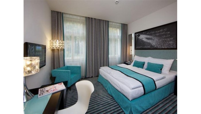 Red And Blue Design Hotel poza 1