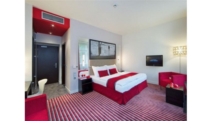 Red And Blue Design Hotel poza 4
