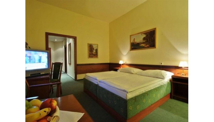 Three Crowns Hotel poza 2